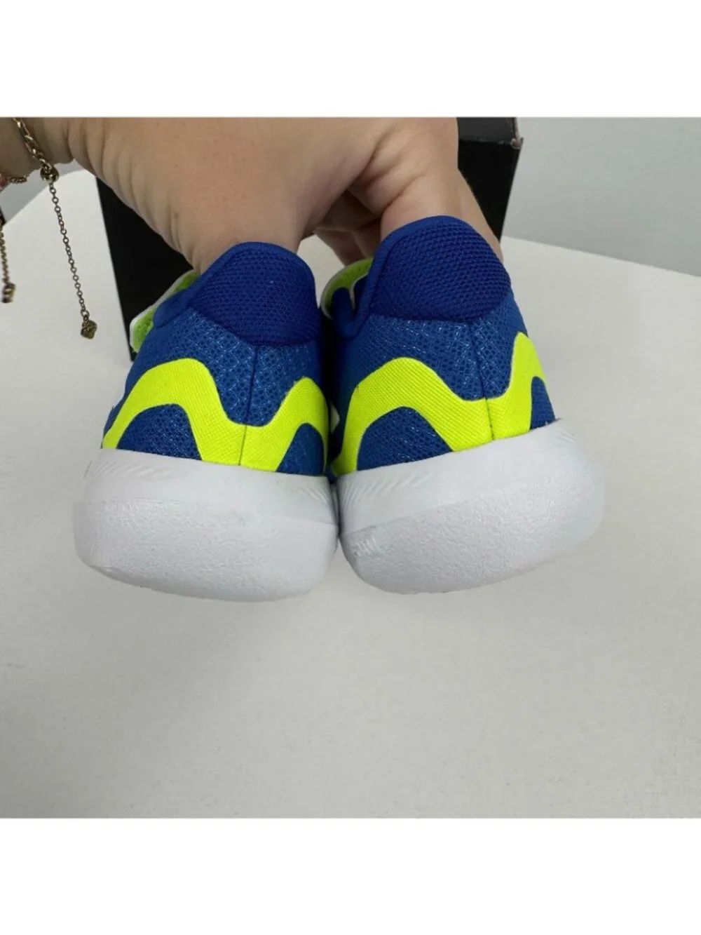 Adidas Infant Boys Run Falcon 5 EL Running Shoes size 6K Hook & Loop Blue JQ5667